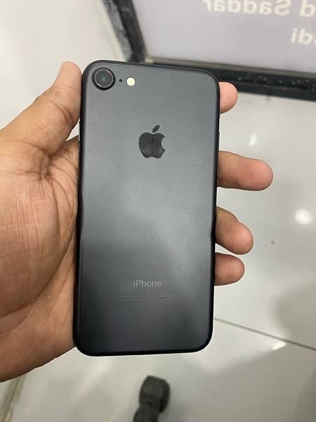 iPhone 7 32GB Non-PTA Factory Unlocked 1