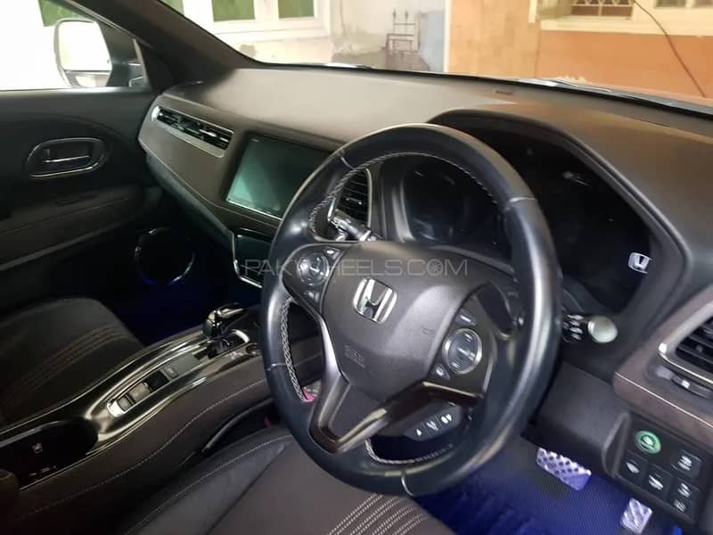 Honda Vezel Hybrid RS Honda Sensing 2019 4