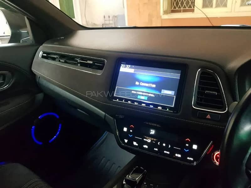 Honda Vezel Hybrid RS Honda Sensing 2019 5