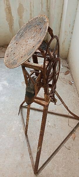 dish antenna stand 2