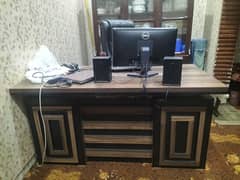 computer and office table for sale