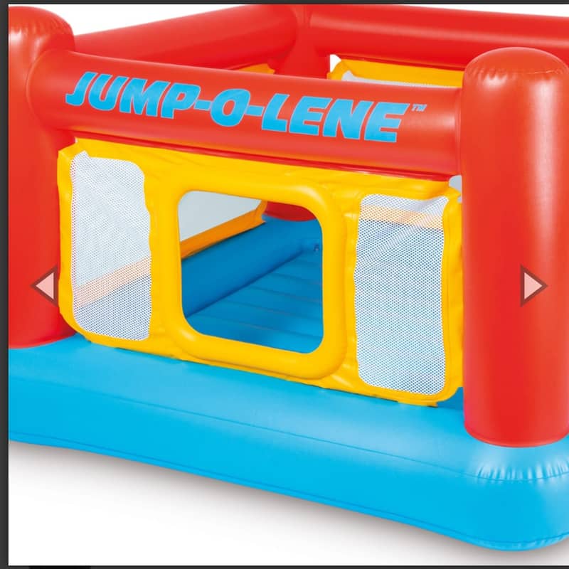 Jumping Castle INTEX (9/10) 1