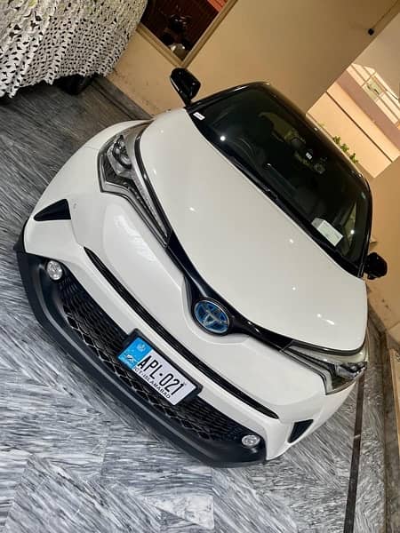 Toyota C-HR 2017 1