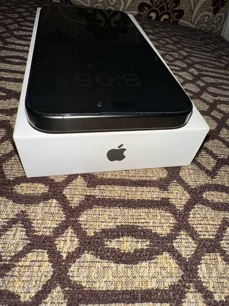 iphone 15 pro max 256gb non pta. still has 60 days sim allowance 7