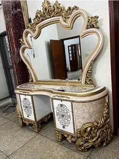 wooden dressing tables/dressing table