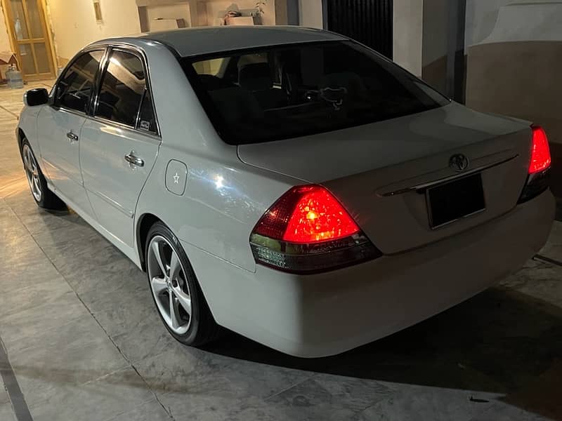 Toyota Mark II Grande 3