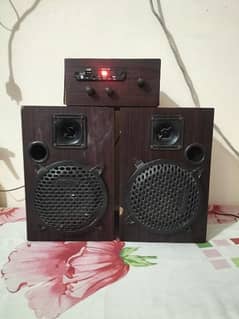 amplifier with speakers Urgent Sale