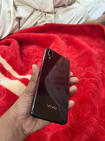 Vivo y11 10by9.5 3/32 box and charger all okay 2