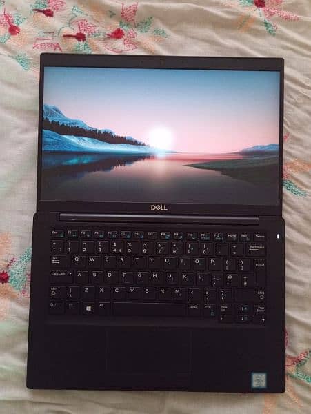 Laptop Dell Latitude 7390 (Intel i5, 8th Gen)(16Gb Ram / 256 SSD) 4