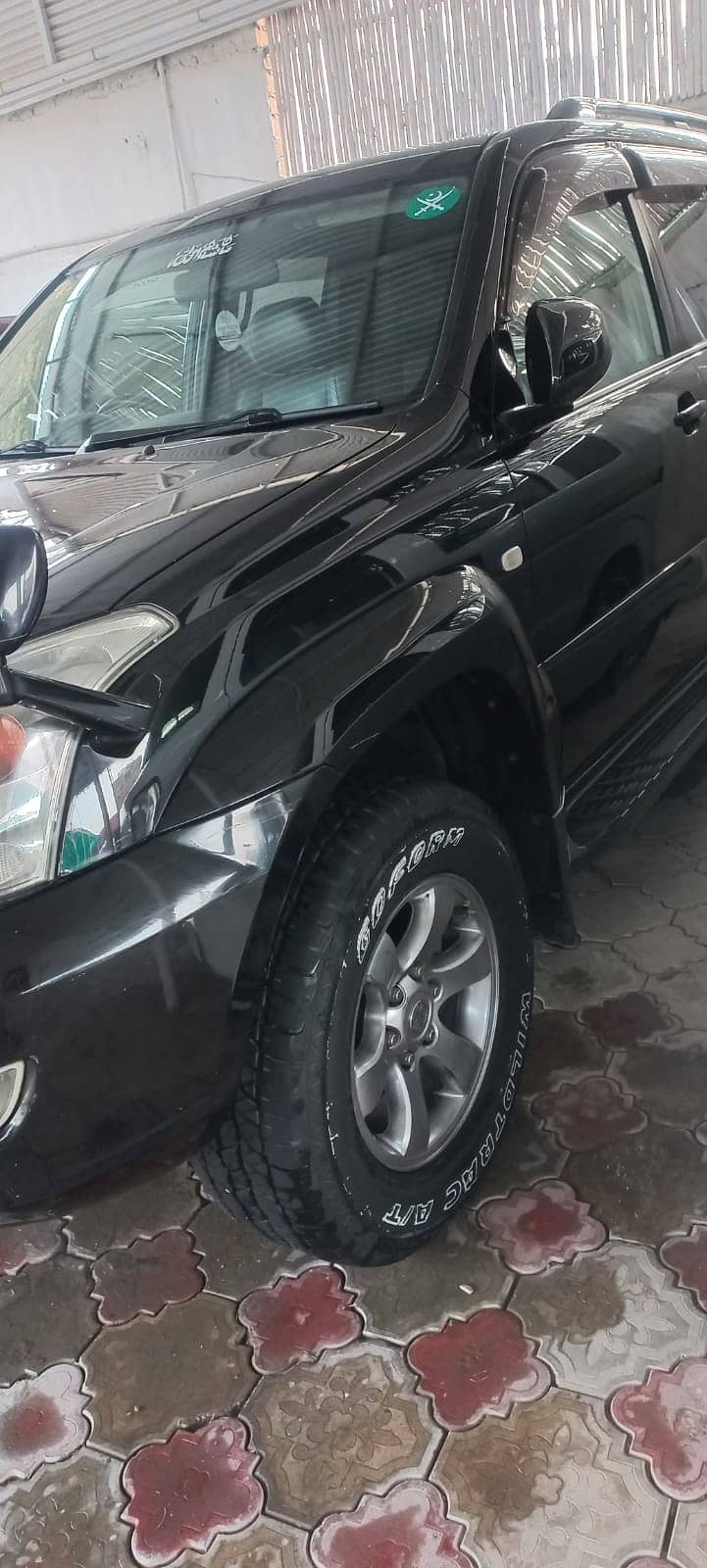 Prado 2008 registred 2013 black 2700 seven seater  ful petrol Lahoreit 0