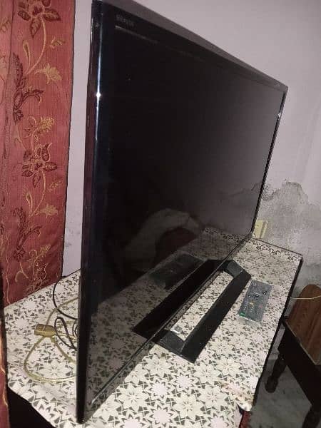 simple Sony LED 32 inch 3