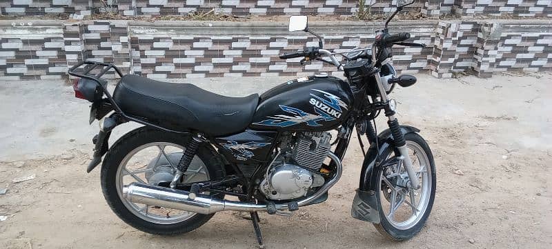 Suzuki GS 150 1