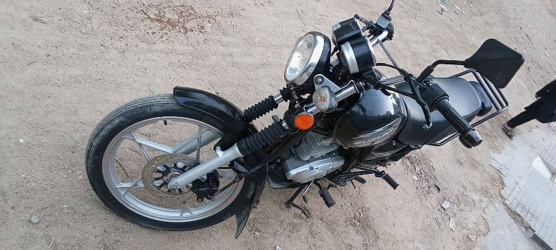 Suzuki GS 150 2