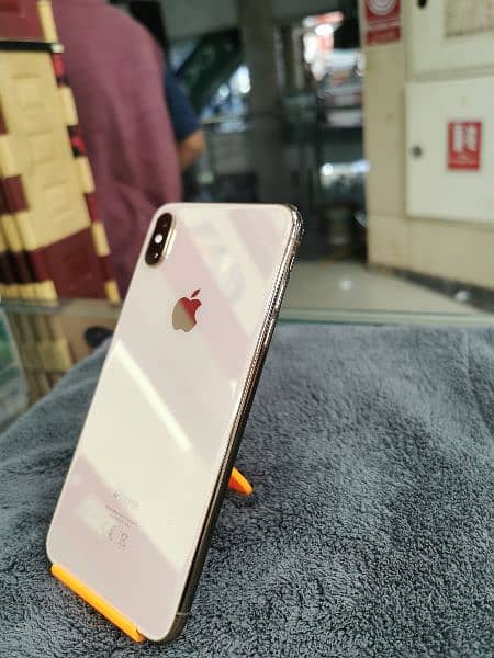 I phone XS Max 512gb PTA APPROVED PHYSICAL DUAL SIM. 122000 PKR 1