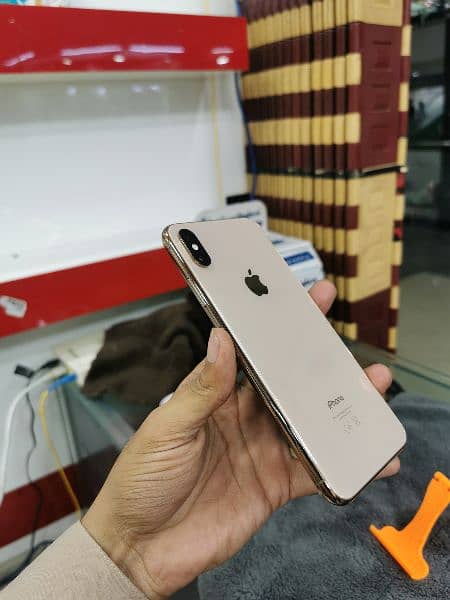 I phone XS Max 512gb PTA APPROVED PHYSICAL DUAL SIM. 122000 PKR 6