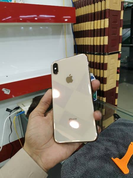 I phone XS Max 512gb PTA APPROVED PHYSICAL DUAL SIM. 122000 PKR 7