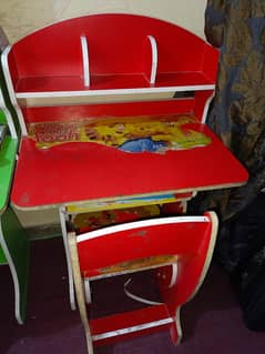 KIDS STuDY TABLE AND CHAIR
