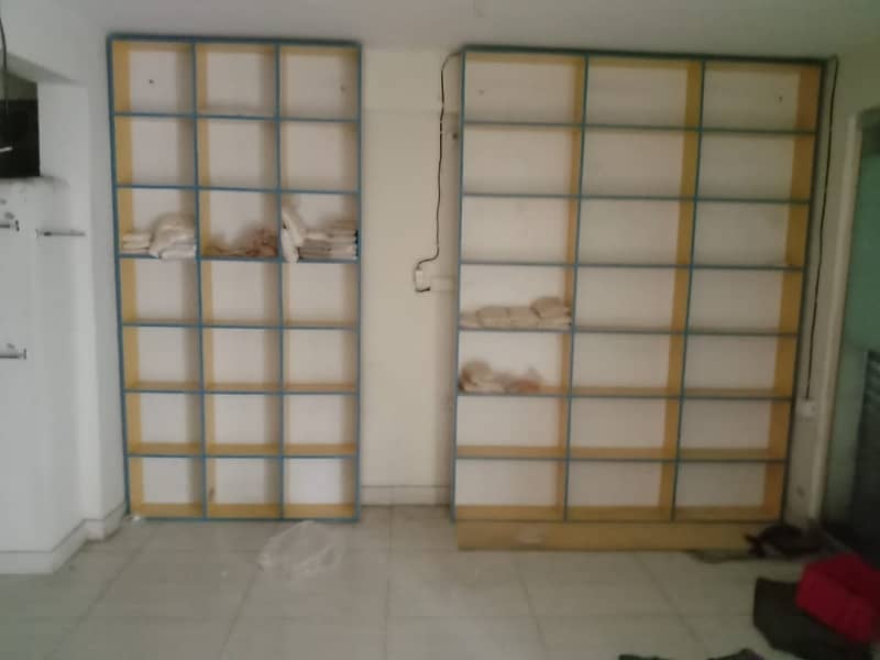 1000 SQ FT SHOP IS AVAILABLE FOR RENT 3