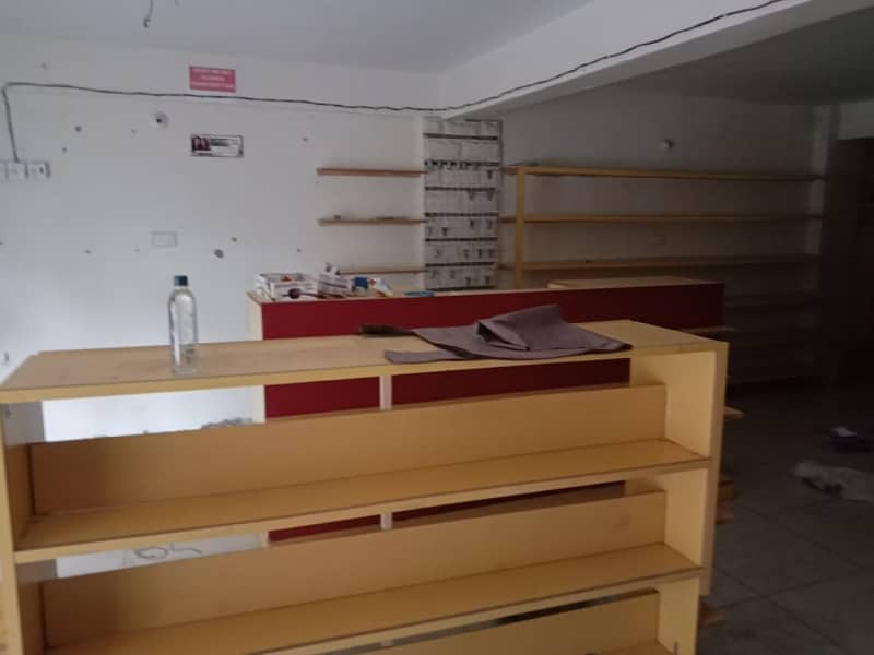 1000 SQ FT SHOP IS AVAILABLE FOR RENT 4