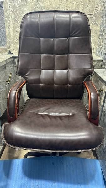 Executive Officer Chair Like New 1