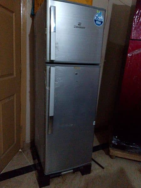 Dawlance Medium Size Fridge 4