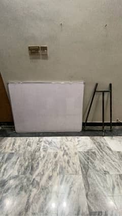 white board with stand 0