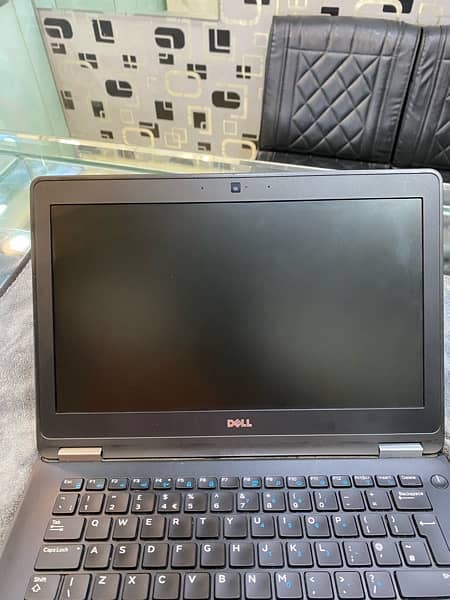 Dell Laptop latitude E7270 1