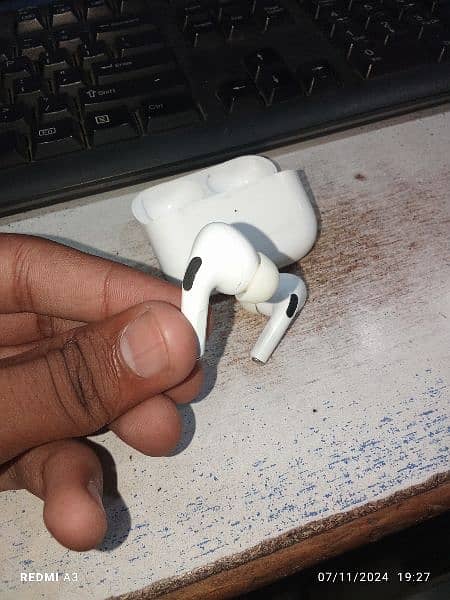 used earbuds in reasonable price 1