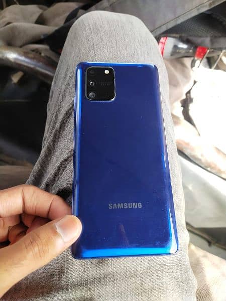 Samsung Galacy S10lite 4