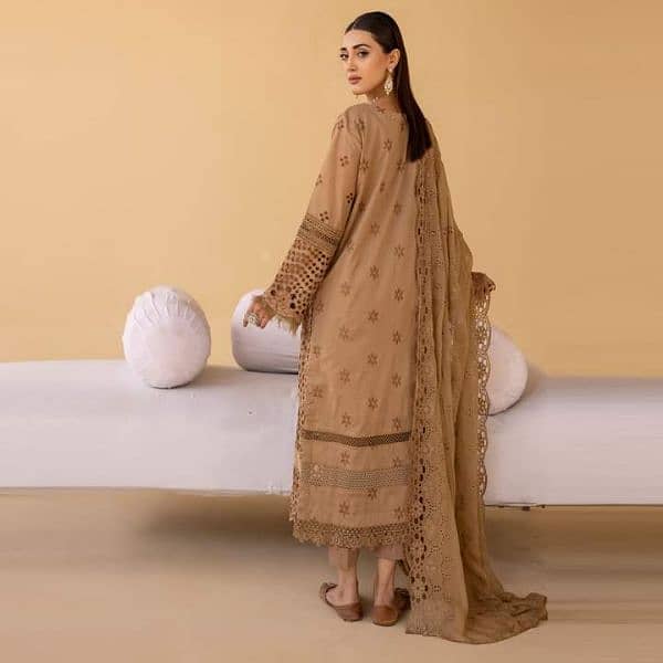 Chicken kari lawn With Chiffon Dubata Latest Embroidery 0