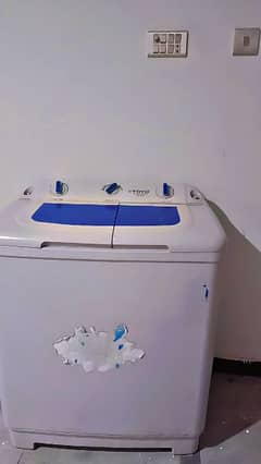 Toyo washing machine with dryer