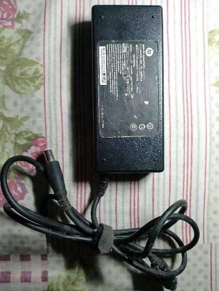 hp laptop 135w charger 2