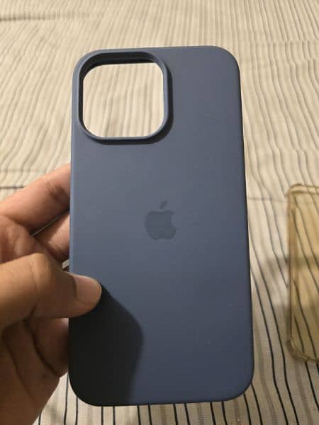 3 iphone 14 pro max covers 1