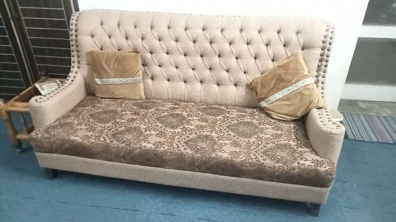 I want to sell my 7 seater sofa set 3