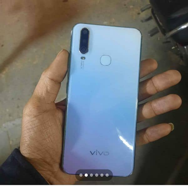 VIVO Y17 8Gb 256Gb 3