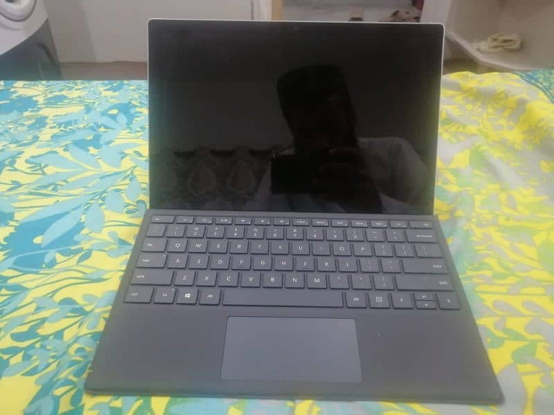 Laptop Microsoft surface pro 4 I5 6th Generation 8GB Ram 256GB SSD 0