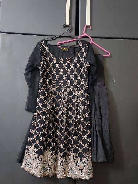 beautiful and modern black dress with sharara 1