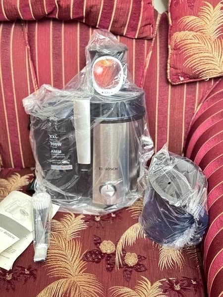 BOSCH JUICER 700W 10/10 brand new never used 0