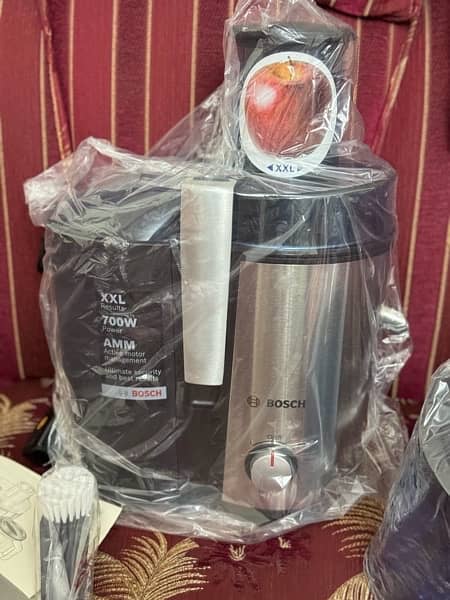 BOSCH JUICER 700W 10/10 brand new never used 2