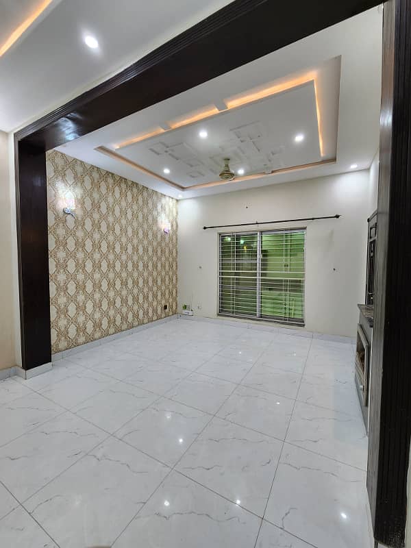 5 Marla Slightly House Available For Sale Gass Available Bahria Nasheman Lahore 23