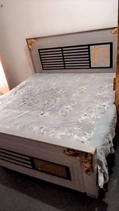 Double bed and Dressing table for sale