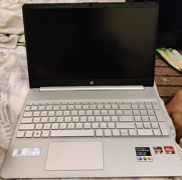 Laptop HP 15s AMD Ryzen 3 5300U 1