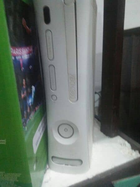 XBox 360 console with 2 wireless controlers 4