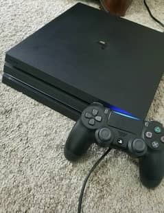 Ps4 pro jailbreak 1 TB with all games that's you want and 3 controller