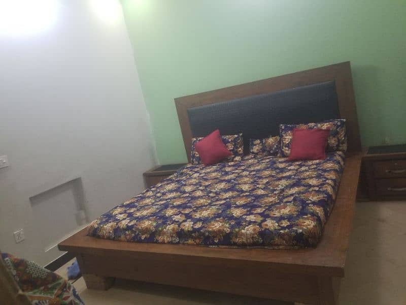 king size Double Bed and side table & dressing 6