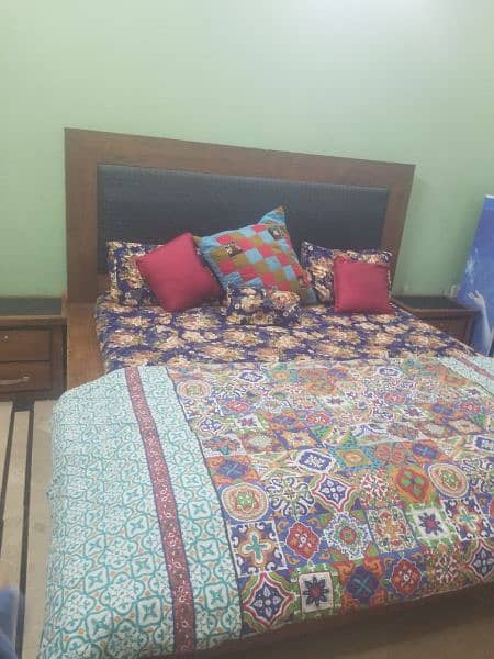 king size Double Bed and side table & dressing 7