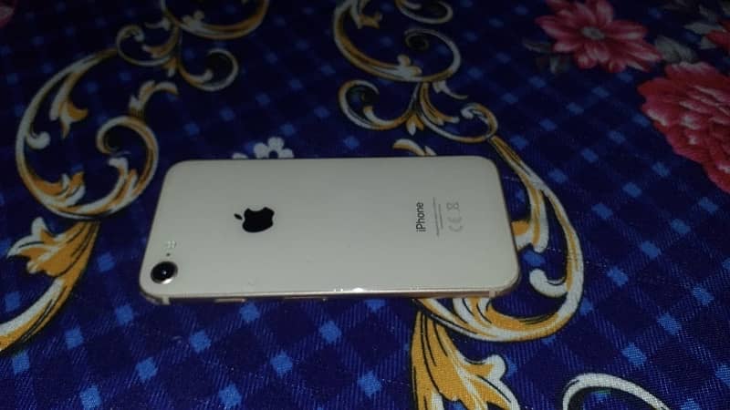 iphone 8 64gb golden colour 0