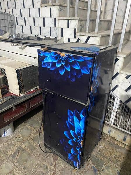 Fridge For Sell 0