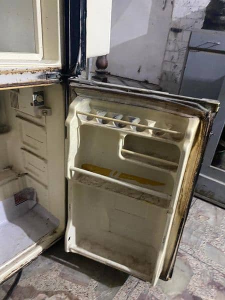 Fridge For Sell 1