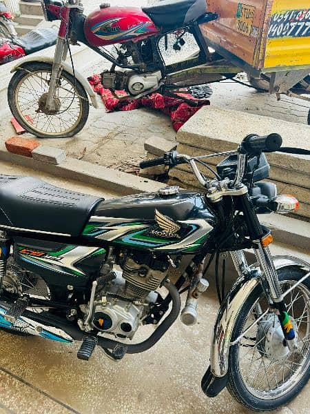 Honda 125 Bike Black Colour Model 2022 1